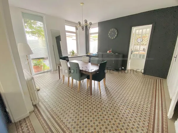 Maison 10 pièces 240 m²