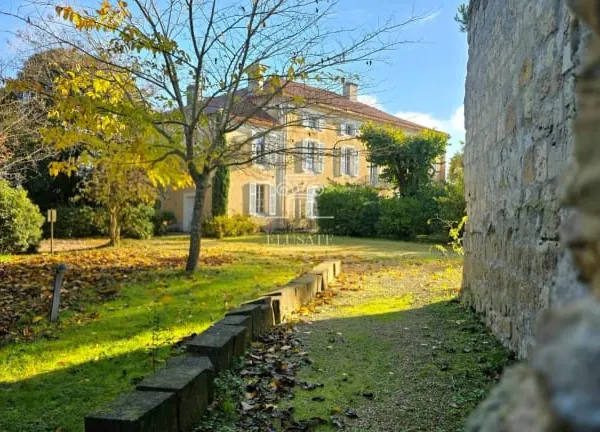 Château 12 pièces 523 m²