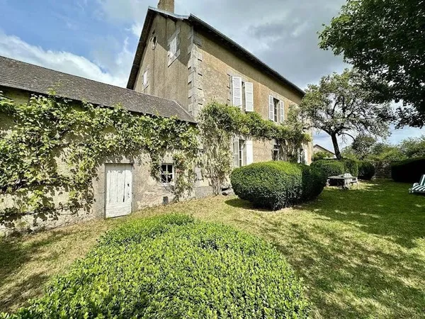 Maison 10 pièces 214 m²