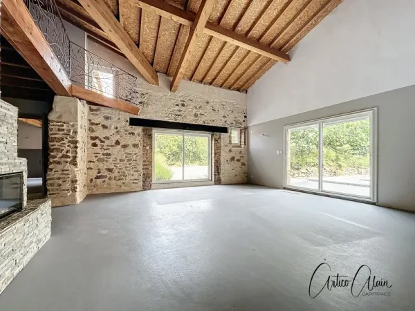 Maison 9 pièces 463 m²