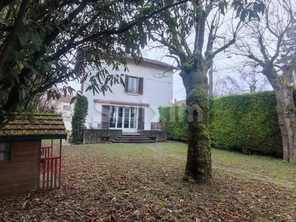 Propriété 9 pièces 156 m²