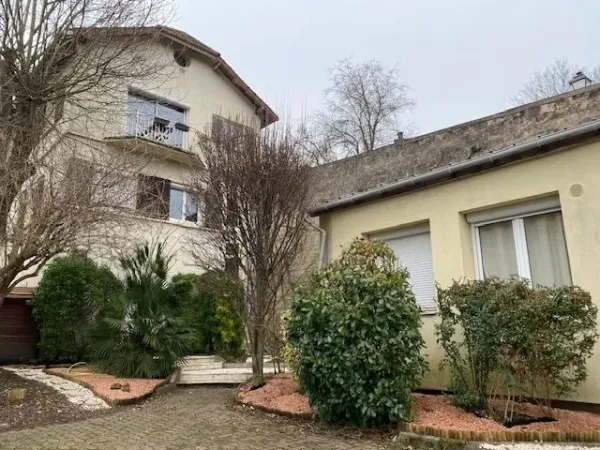 Chambre 1 pièce 12 m²