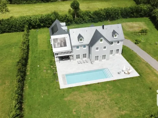 Maison 12 pièces 320 m²