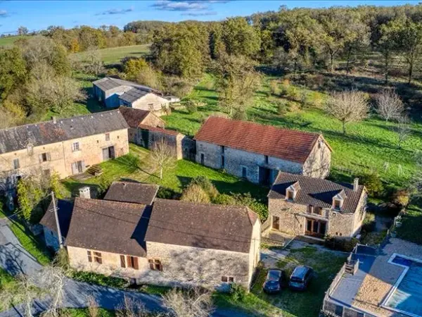 Maison 17 pièces 232 m²