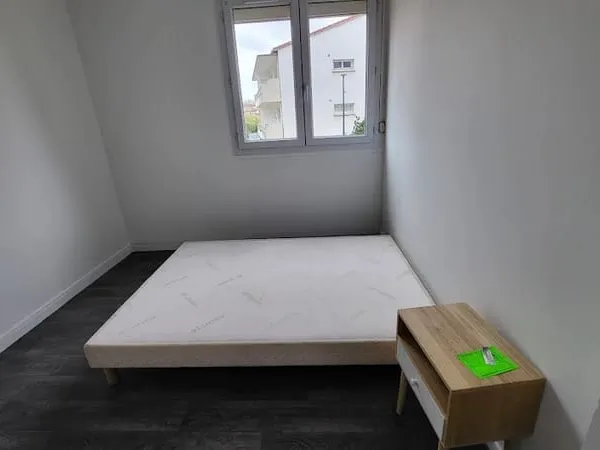 Chambre 1 pièce 12 m²