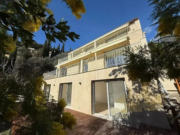 Maison 9 pièces 230 m²