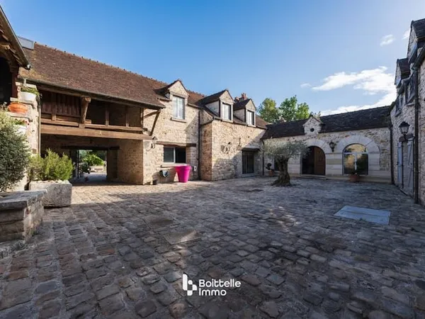 Propriété 6 pièces 230 m²