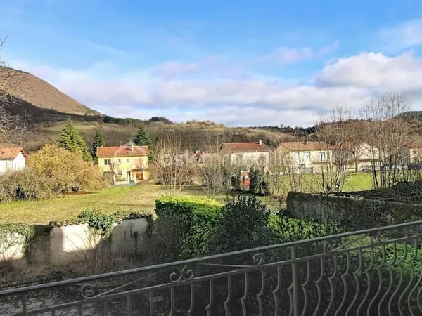 Propriété 8 pièces 145 m²