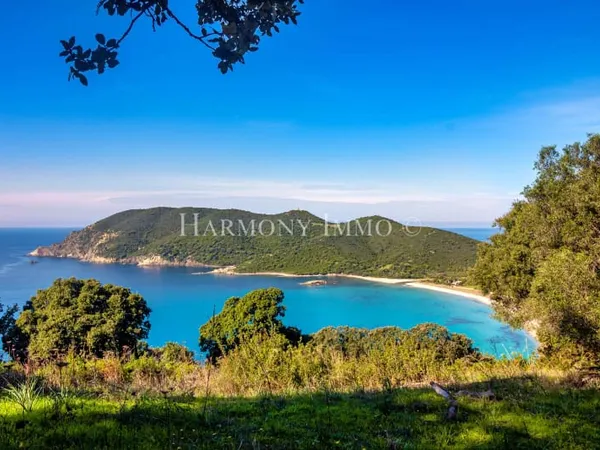 Terrain 35000 m²