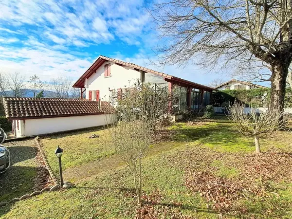 Maison 11 pièces 225 m²