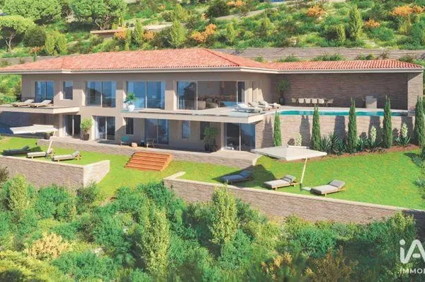 Maison 7 pièces 385 m²