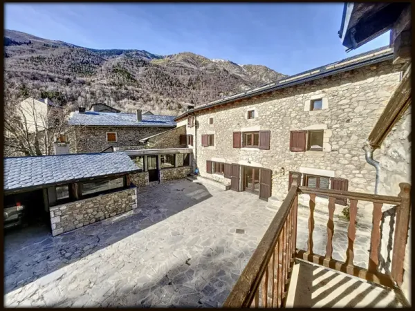 Propriété 11 pièces 305 m²