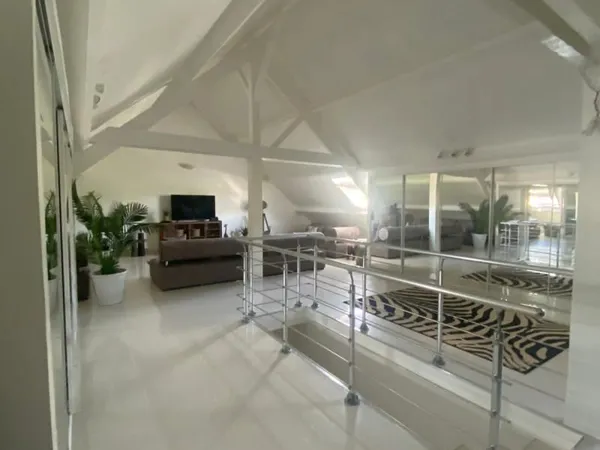 Maison 5 pièces 200 m²