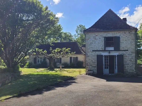 Maison 12 pièces 460 m²