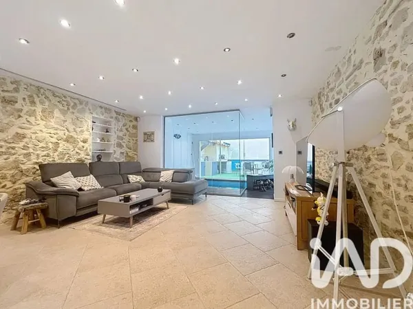 Maison 6 pièces 156 m²