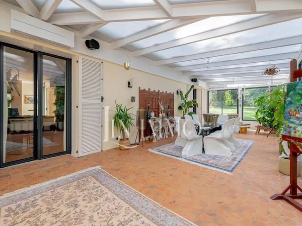 Maison 250 m²