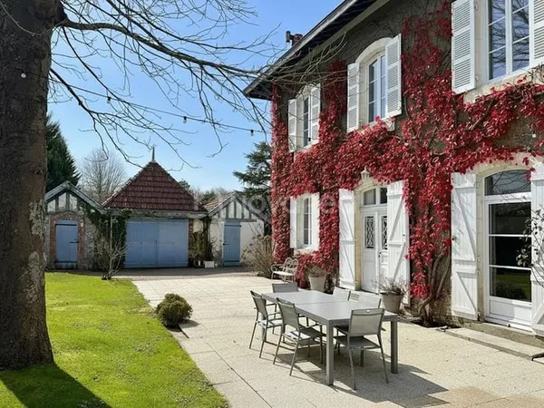 Maison 8 pièces 192 m²