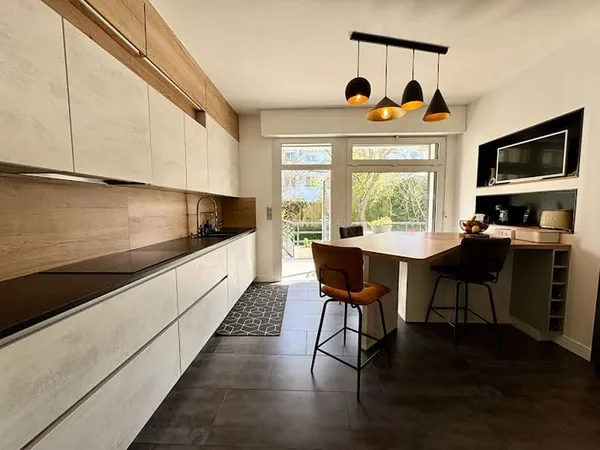 Maison 9 pièces 275 m²