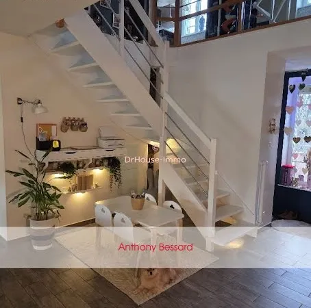 Maison 8 pièces 220 m²