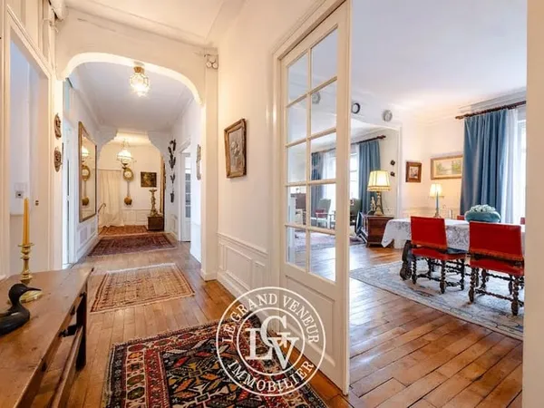 Appartement 7 pièces 175 m²