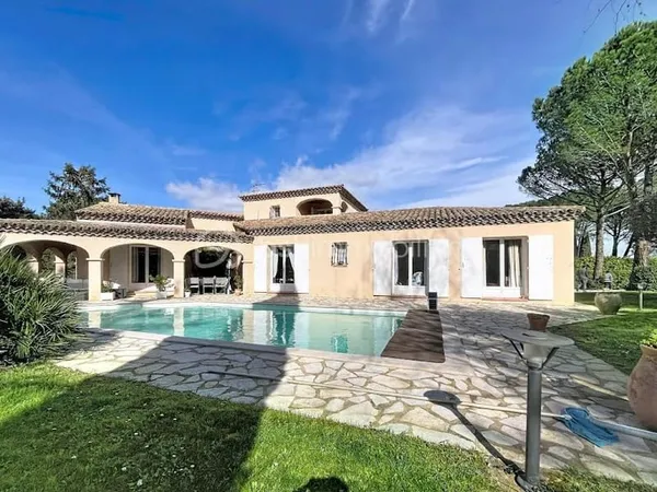 Maison 7 pièces 180 m²
