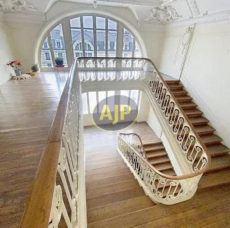 Appartement 5 pièces 301 m²