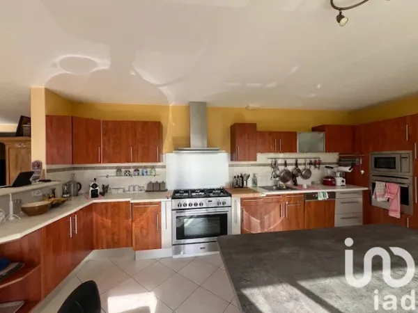 Maison 7 pièces 204 m²