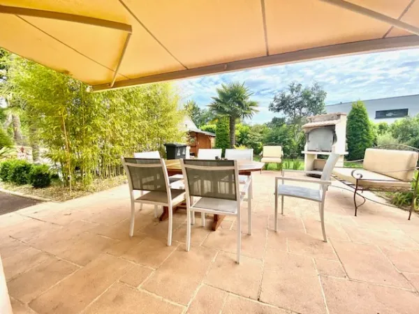 Maison 6 pièces 252 m²