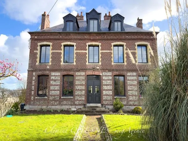 Maison 11 pièces 421 m²