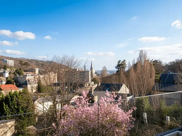 Maison 6 pièces 238 m²