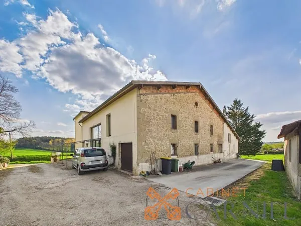 Propriété 7 pièces 352 m²