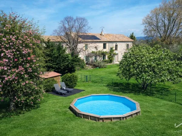 Maison 9 pièces 220 m²