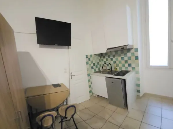 Studio 1 pièce 12 m²