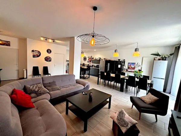 Maison 9 pièces 238 m²