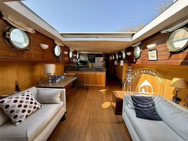 Péniche 4 pièces 80 m²