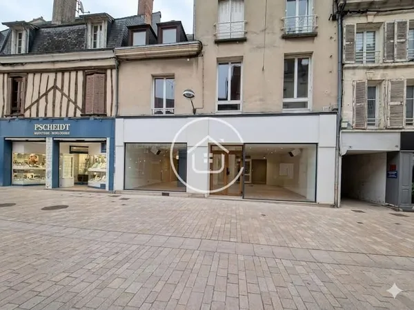 Local commercial 202 m²