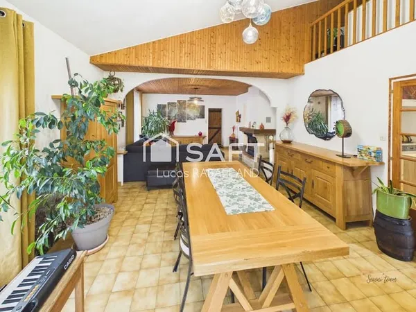 Maison 7 pièces 189 m²