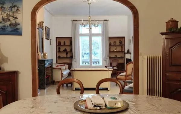 Appartement 6 pièces 220 m²