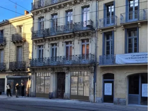 Local commercial 2 pièces 134 m²