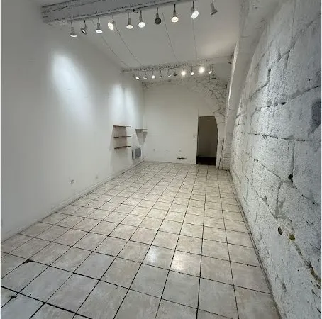 Local 65 m²