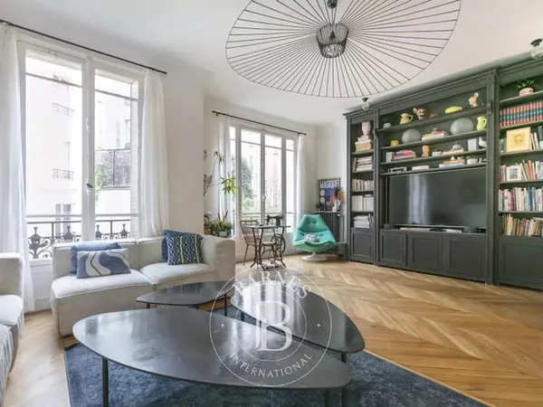 Appartement 7 pièces 211 m²