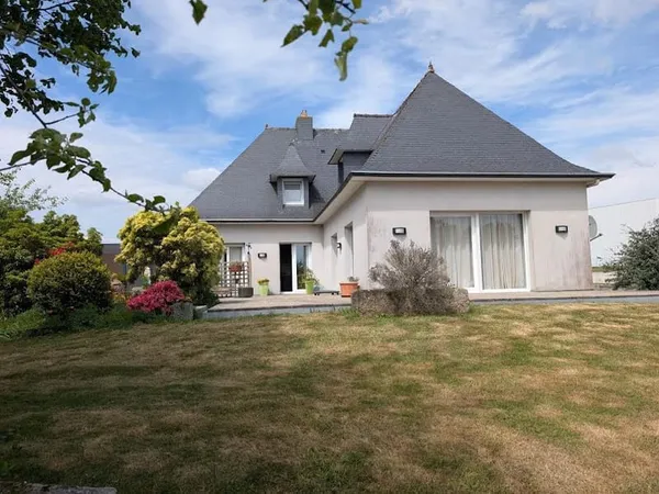 Maison 8 pièces 230 m²