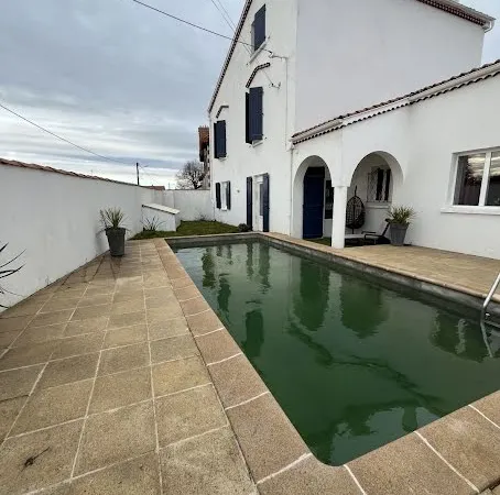 Maison 7 pièces 233 m²