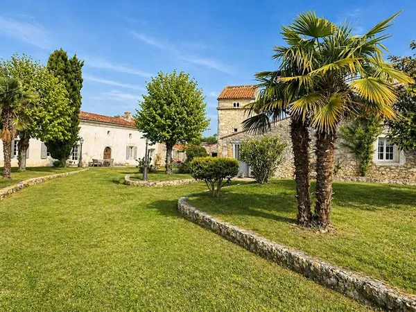 Maison 15 pièces 408 m²