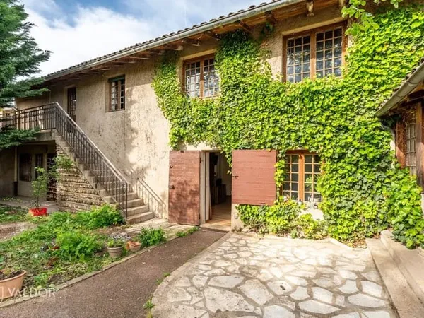 Maison 10 pièces 226 m²