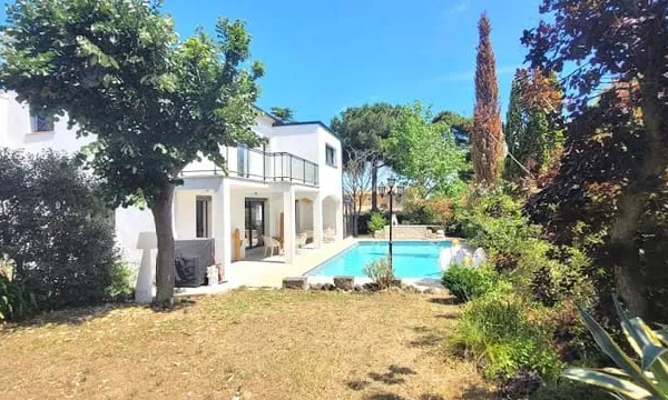 Villa 7 pièces 186 m²