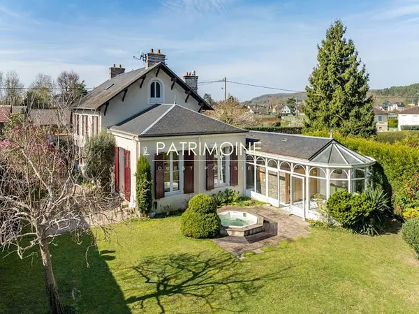 Maison 8 pièces 203 m²
