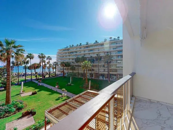 Exceptionnel appartement avec vue mer sur Cannes Croisette