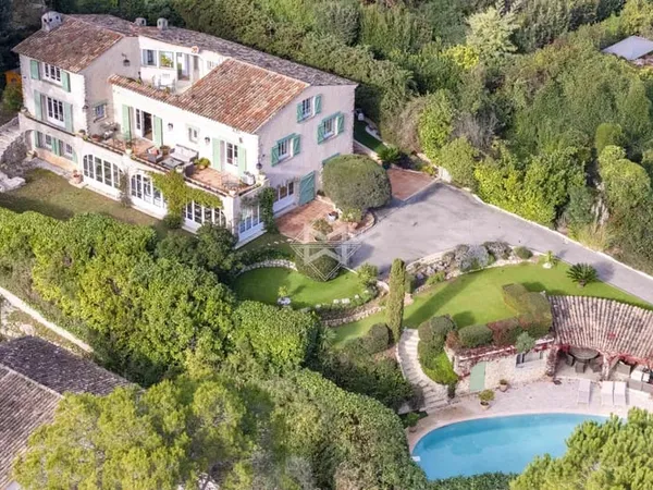 Belle provençale dans un domaine fermé