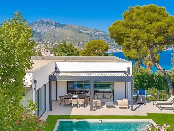 Cap Martin-Villa contemporaine avec vue mer, proche Monaco, au coeur d'un quartier prestigieux et ca